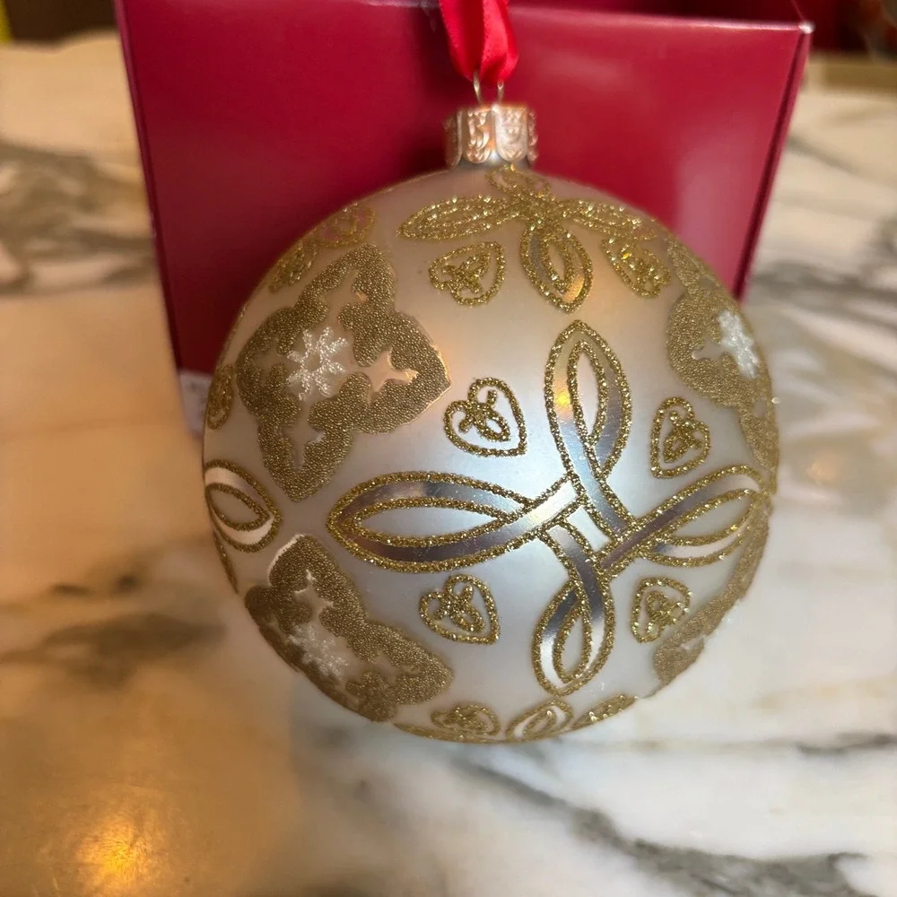 Waterford Holiday Heirlooms Silver Celtic Knot Ball Glass Ornament